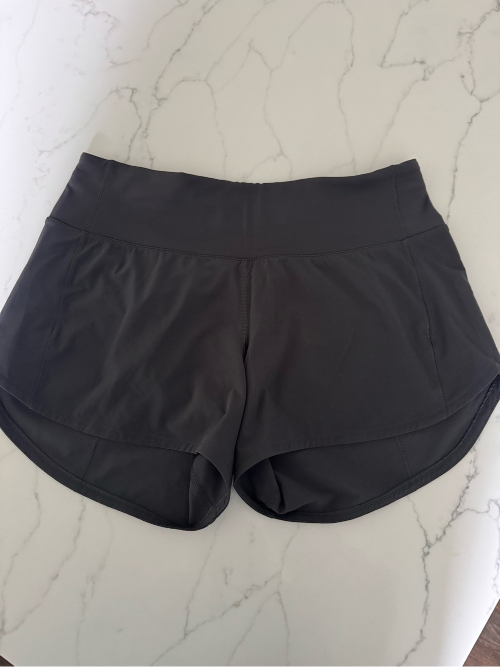 Lululemon Speed Up Grey Shorts size 6 Tall
